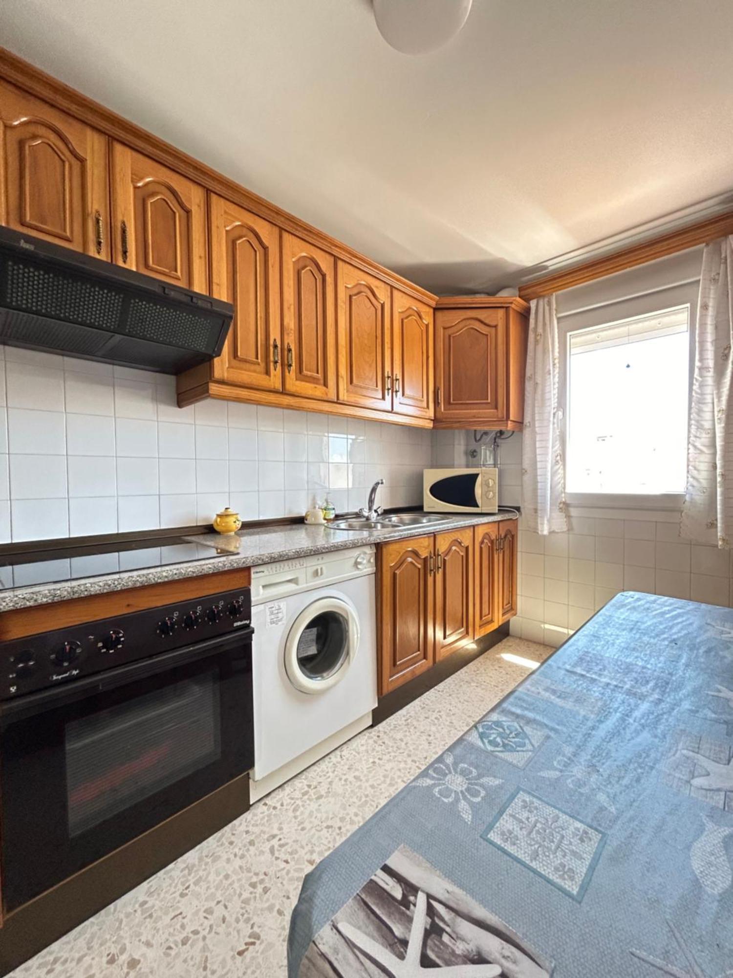 Piso De 3 Con Excelente Ubicación En Vejer Apartamento *